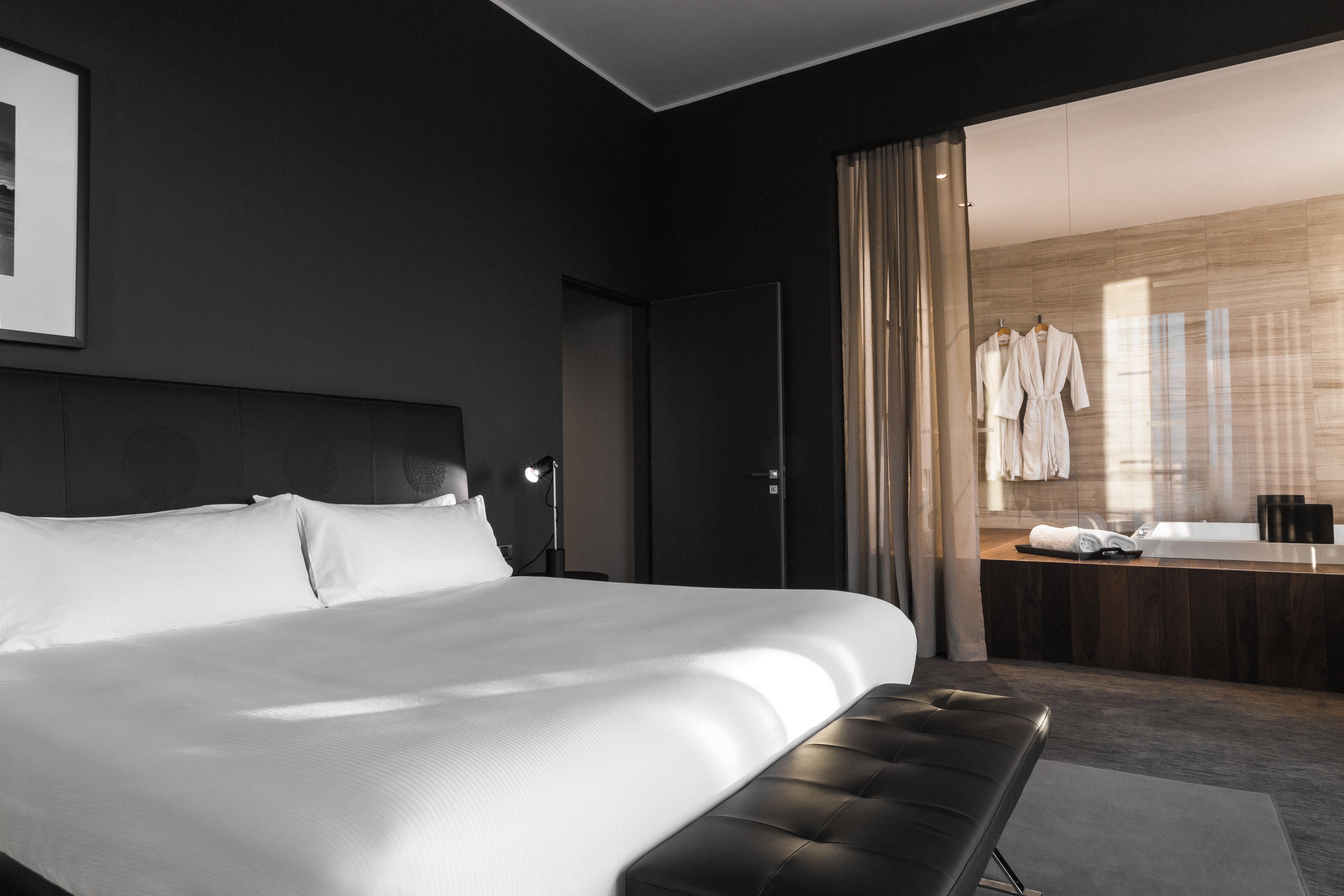 Intercontinental Malta By Ihg Hotel Saint Julian's Exterior photo A room at the hotel