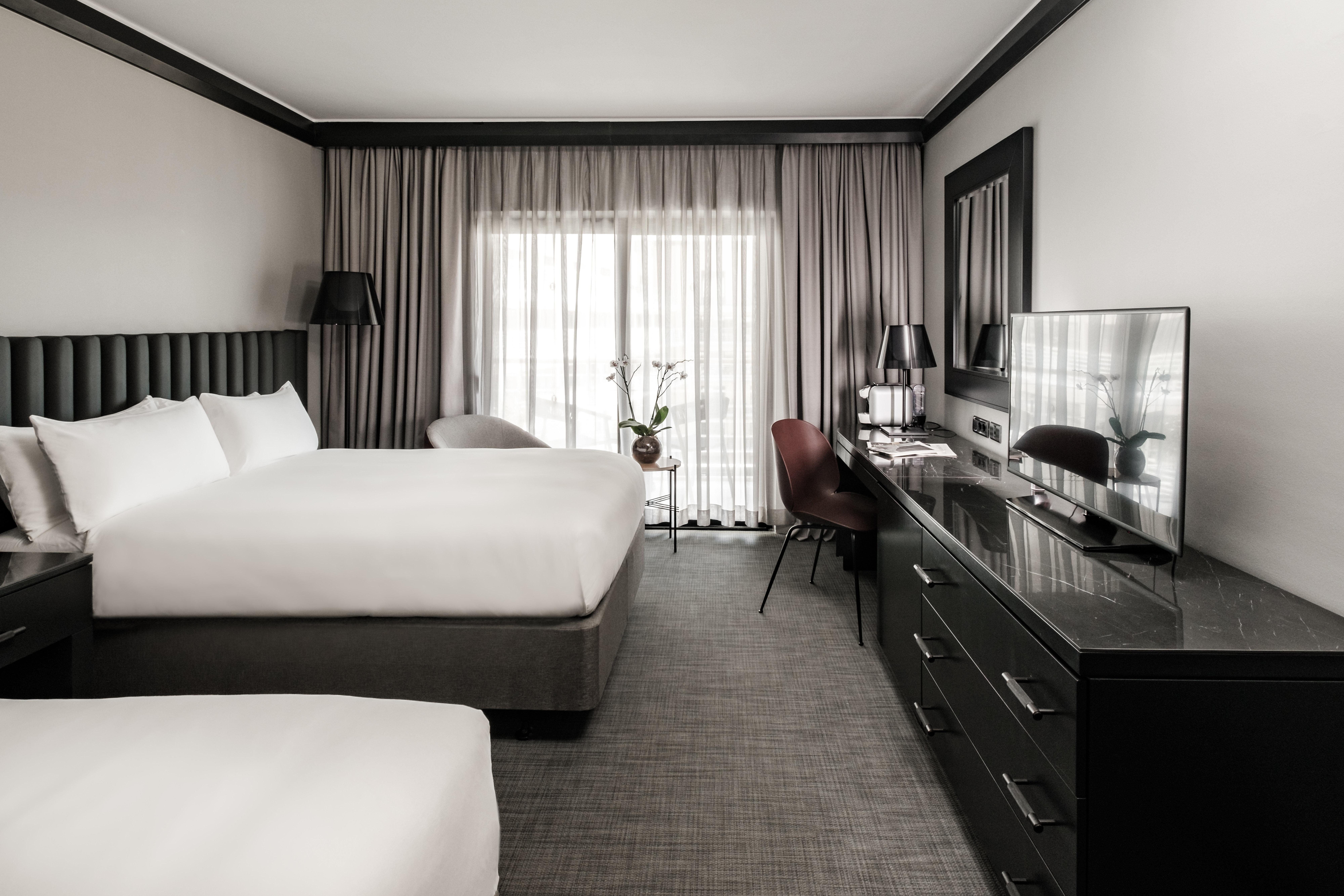 Intercontinental Malta By Ihg Hotel Saint Julian's Exterior photo A guest room at the Hotel Zags