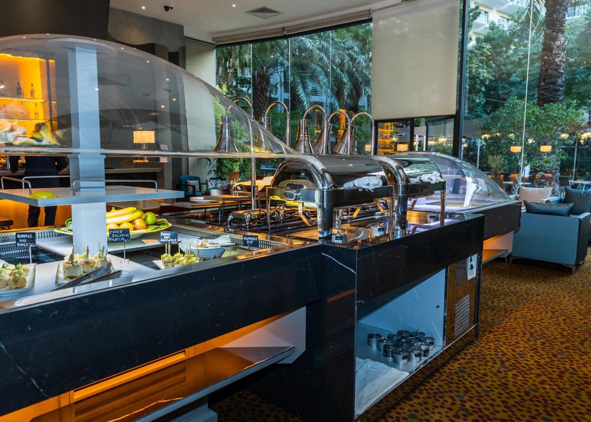 Intercontinental Malta By Ihg Hotel Saint Julian's Exterior photo The buffet at the lobby